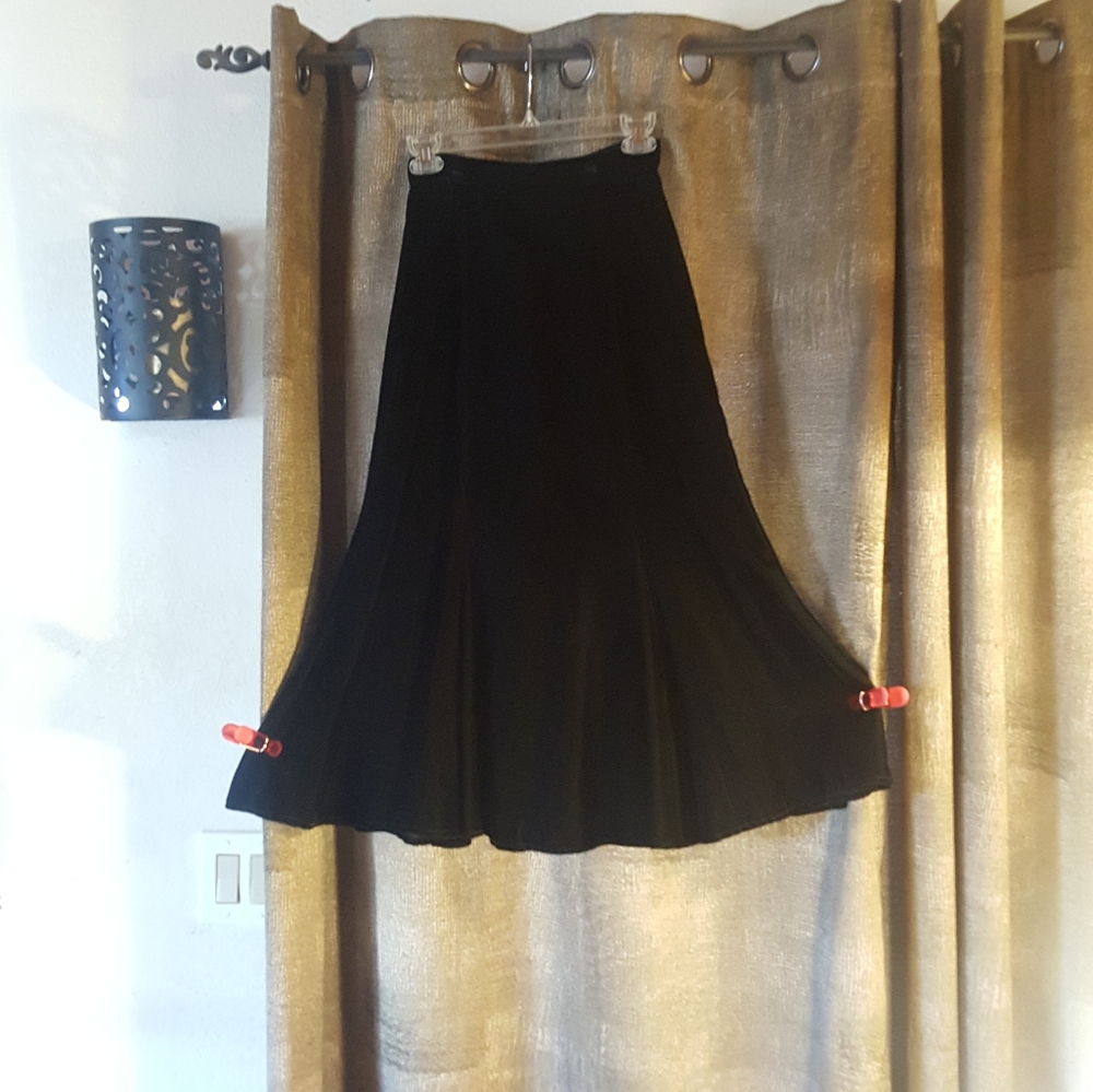 Black skirt